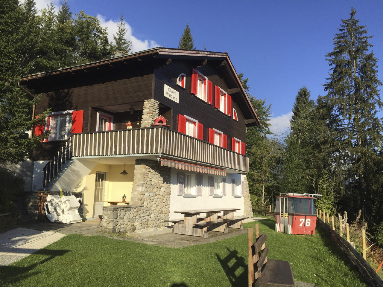 Chalet-Waldegg_Sommer_Pizolbahnen