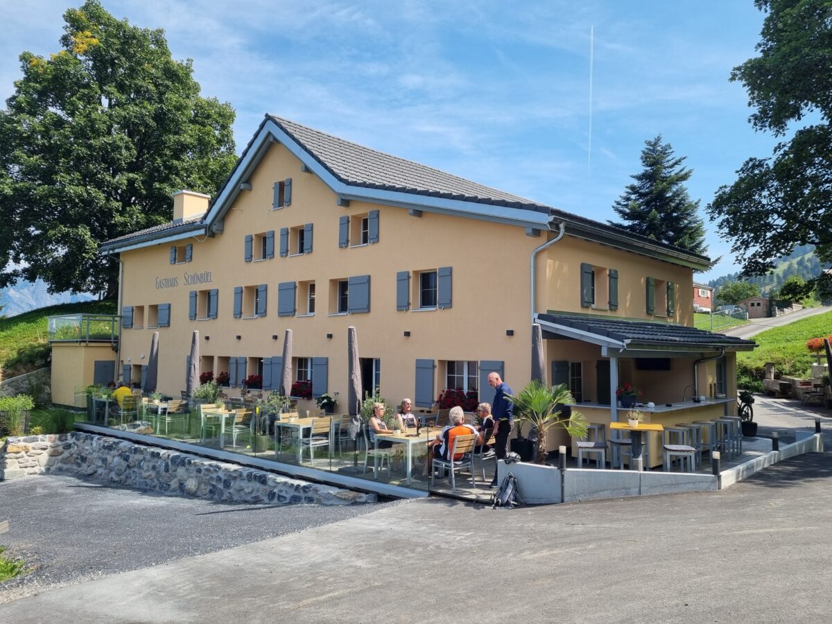 Das Berggasthaus Schönbüel am Maienberg